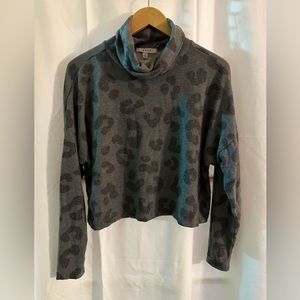 Gaze dtla cropped fleece turtleneck - NEW